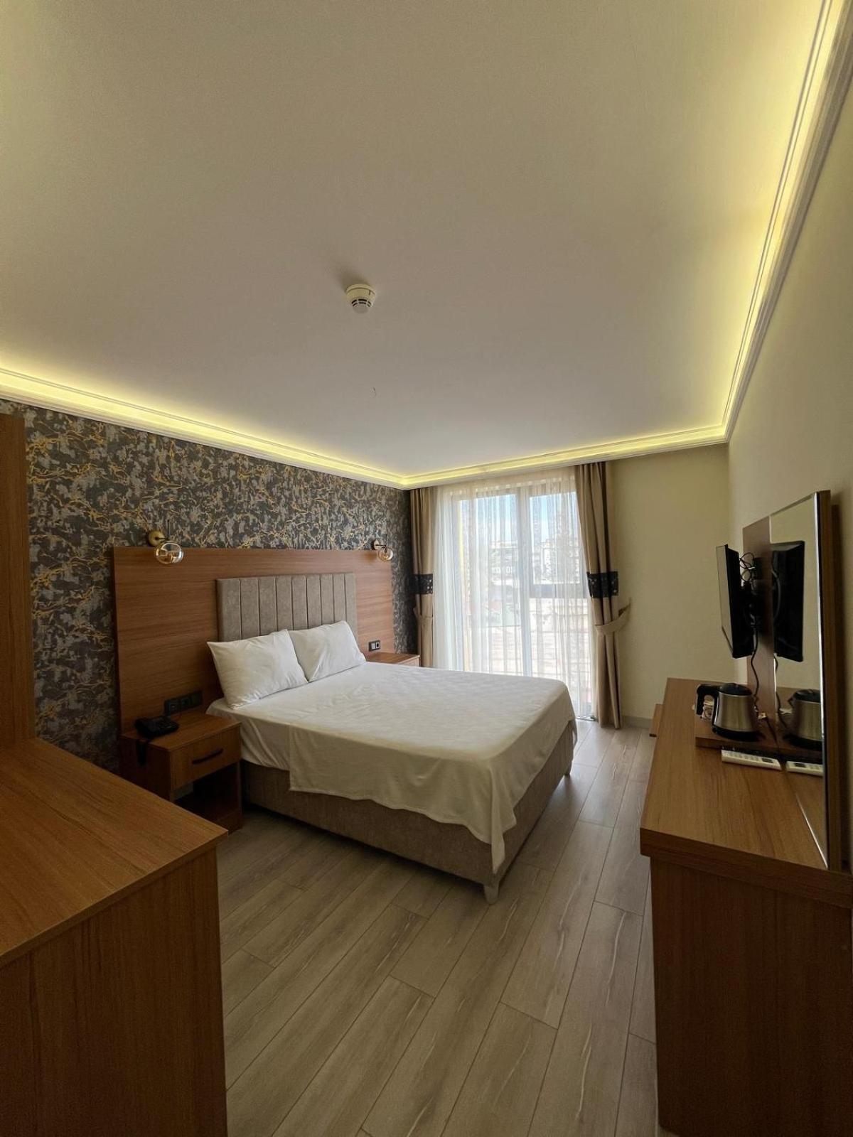 Golden Lux Hotel Анталія Екстер'єр фото