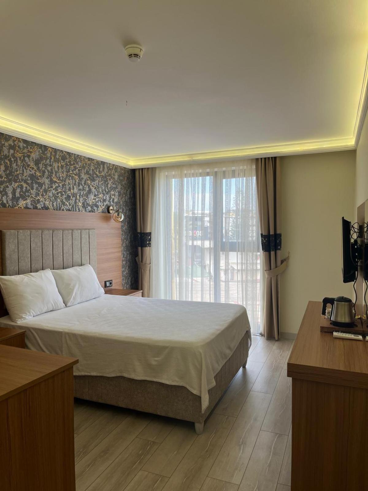 Golden Lux Hotel Анталія Екстер'єр фото