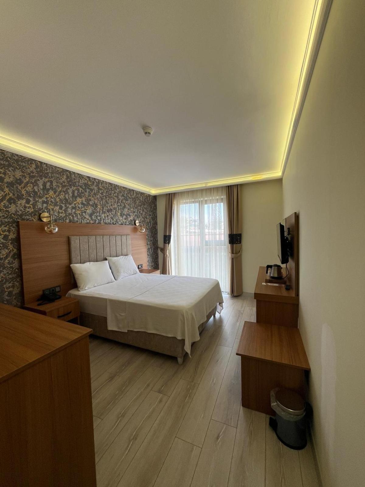 Golden Lux Hotel Анталія Екстер'єр фото